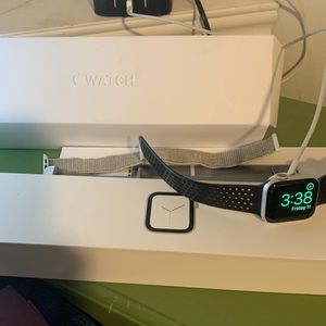 Apple Watch Series 4- 40MM W/3 Bands & charging cord WORKS PERFECT